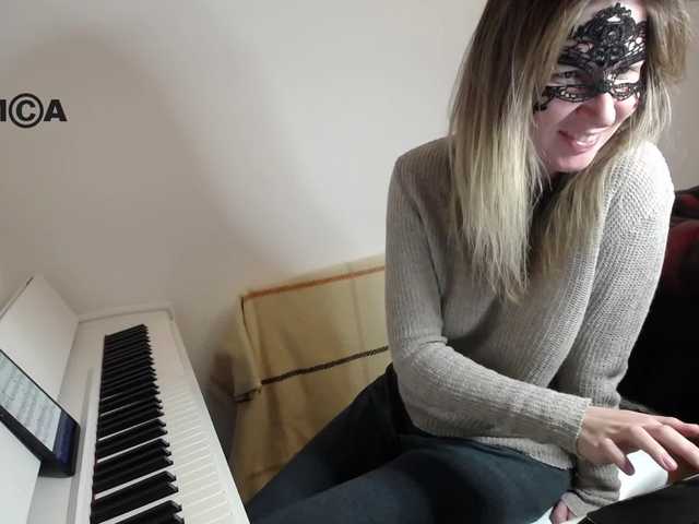 사진 PianoGirl Hi, Im Anastasia! Applause - 1tk+